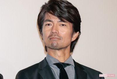 Koki,に続く次のサプライズ2世？  仲村トオルと妻を支える娘たち