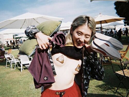 『ROCKINJAPANFESTIVAL2017』のバックヤードで撮影したという写真（コムアイのSNSより）