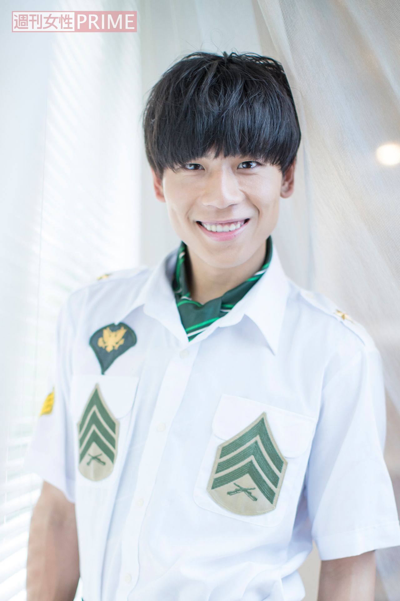 吉原雅斗「金曜★ロンドンハーツ『女子が泊まりたくなる部屋GP』（テレビ朝日系）に参戦！　順位はともかく収録は刺激的でした。あと、久しぶりに釣りをやりたい」（と、田村を見る）。田村「こないだハゼ釣りに行ったら30センチのカニが釣れて驚いた」。辻本「僕は浅瀬に脱皮しにきたタコをつかまえたよ」。吉原「……僕は、普通にヒラメとか釣りたいです」撮影／廣瀬靖士