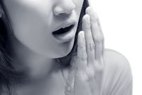 「息のクサい人」と言われないように気をつけるべき5つのポイントとは