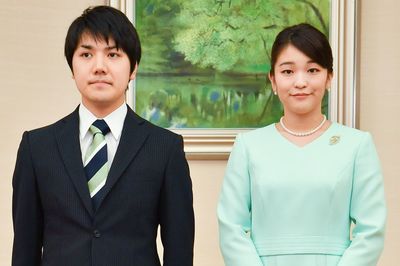 眞子内親王殿下御婚約内定発表での眞子さまと小室圭さん