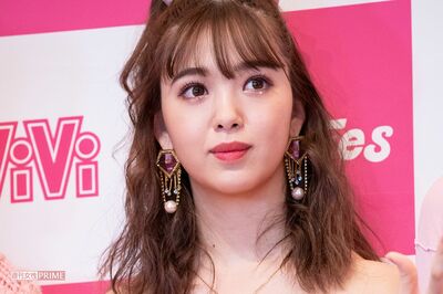 藤田ニコルが『ViVi』表紙で美ボディ披露にネット賞賛、背景に運営ジムPRを兼ねた“敏腕”経営者の顔