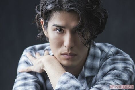 俳優・寛一郎が映画『シサム』に主演！作り上げた肉体美と、名字を冠しない理由は“父・佐藤浩市”の存在？