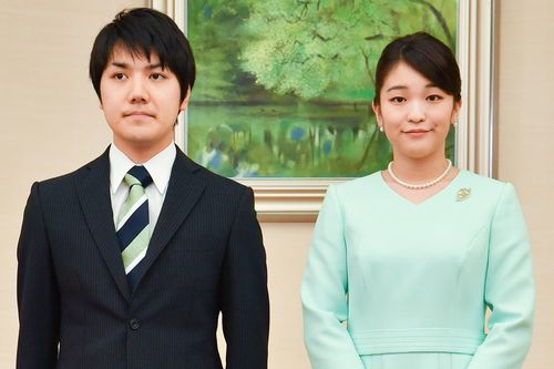 眞子内親王殿下御婚約内定発表での眞子さまと小室圭さん