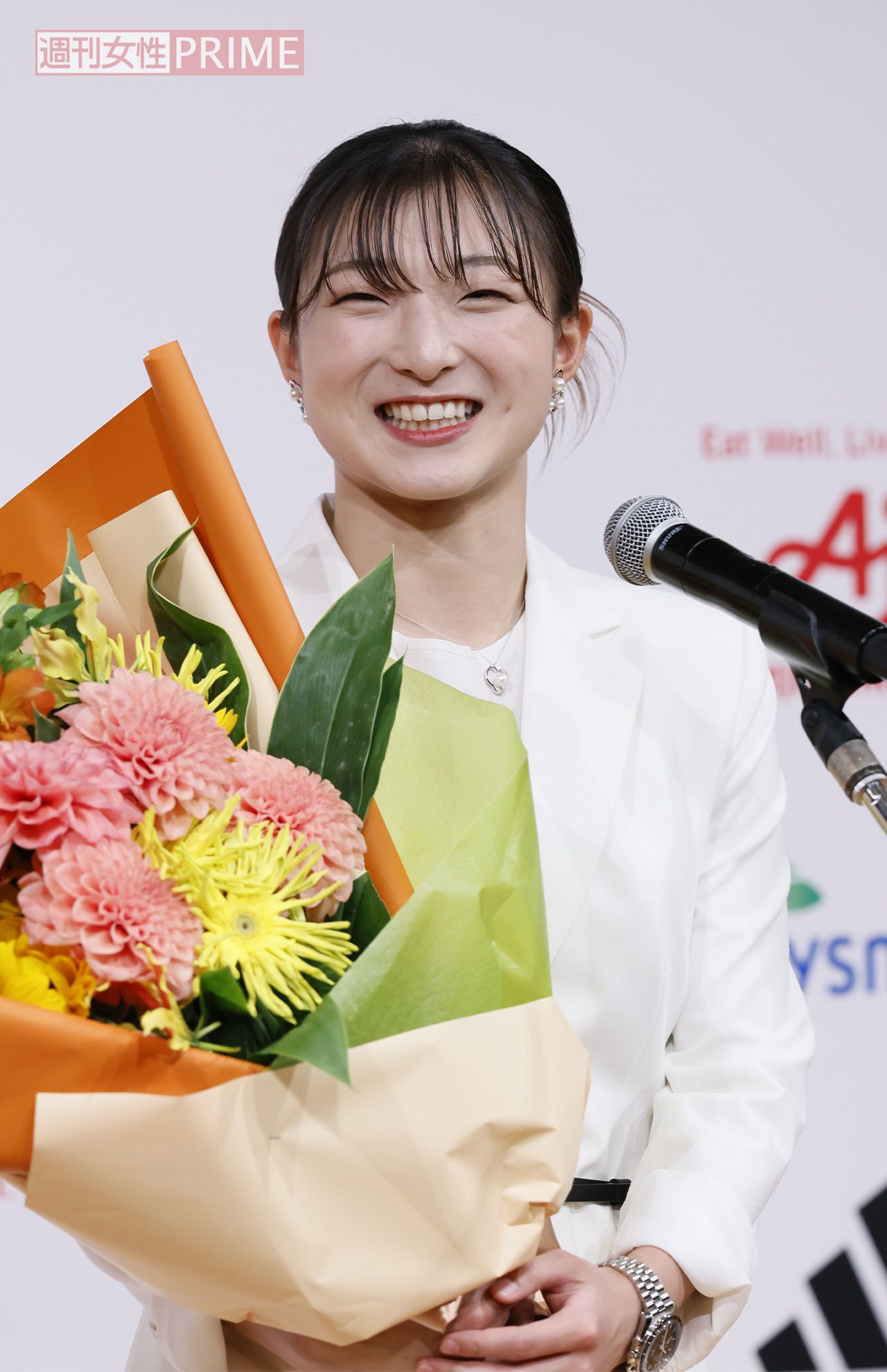 引退会見でパールのネックレス、イヤリングを身につけた坂本花織　写真／共同通信社