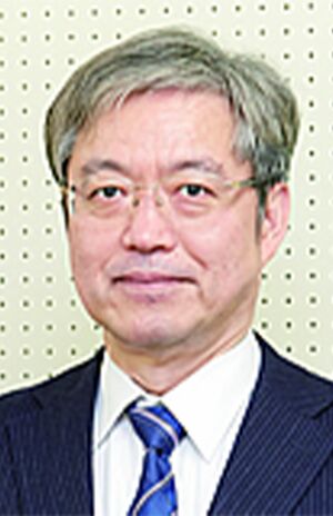 花田信弘先生●鶴見大学名誉教授。福岡県立九州歯科大学大学院修了後、長年にわたり、微生物と健康の関係を研究。著書に『毒出し！舌みがき』（河出書房新社）などがある。