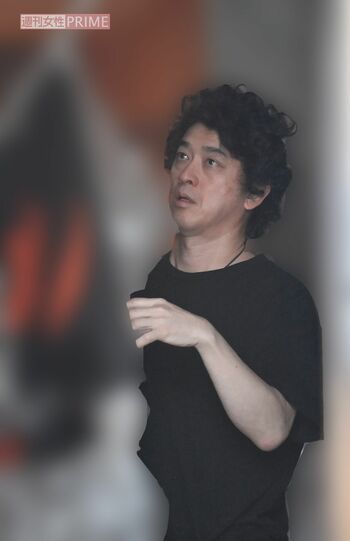 2023年7月上旬、都内のラーメン店で働く榊英雄。以前に比べて老け込んだ印象で、哀愁が漂う