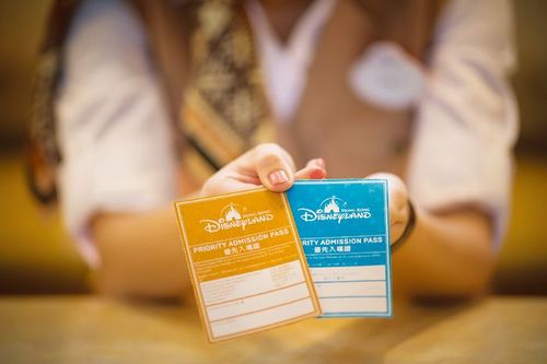 香港ディズニーランド直営ホテルの宿泊者には、ファストパスとホテルゲスト専用のパークエントランスから入場できる特典サービスあり！