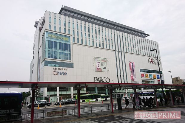 『パルコ』が建設された浦和駅東口。「浦和駅の乗車人数も’01年と比べて26％も増加」（吉田議員）