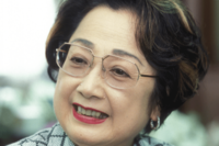 扇千景さん「何人分も挑戦させてもらった人生」宝塚から政界ヘ「夫の不倫」「セクハラ野次」にも動じない“…