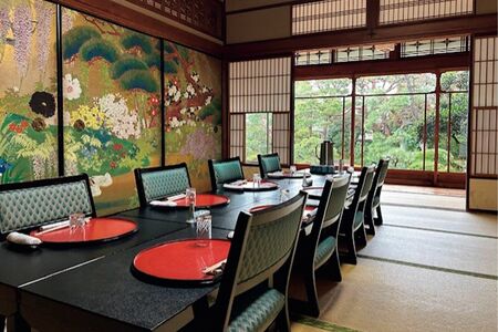 下村忠兵衛自身の筆による襖絵を見ることができる