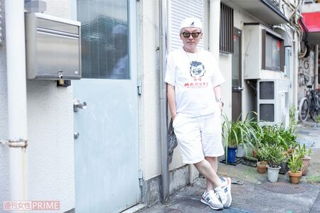 カジュアルファッションを好む田代。還暦過ぎと思えない若々しさ　撮影／北村史成