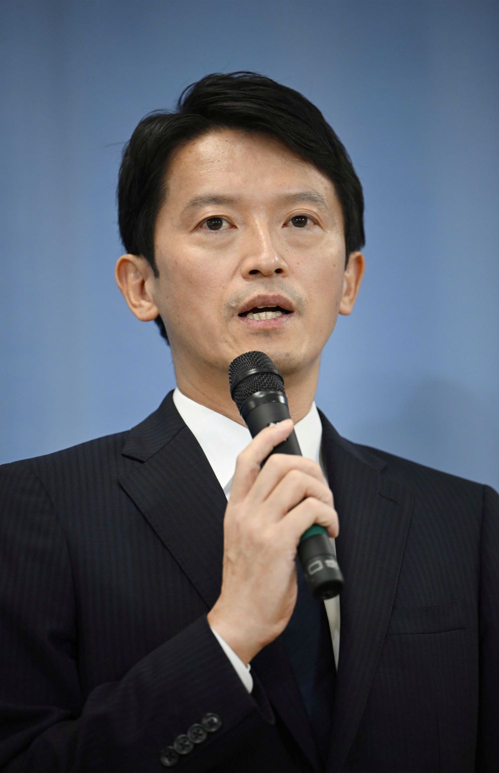 不信任決議を受けて記者会見する斎藤元彦前兵庫県知事　写真／共同通信社