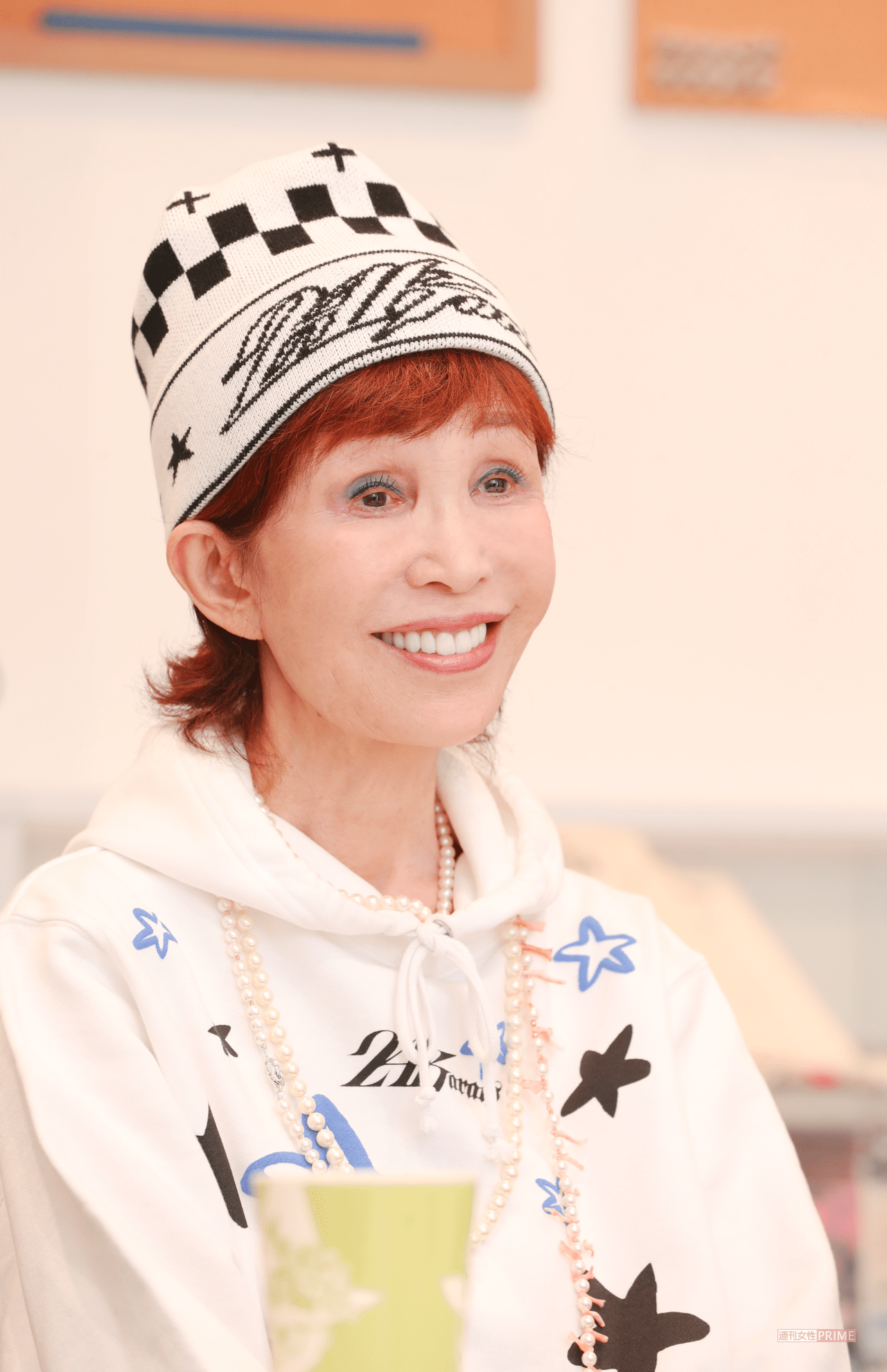 いつでも笑顔を絶やさず、朗らか。「お肌のお手入れも最小限なの。やりすぎてはダメね」※撮影／近藤陽介