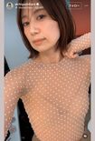 一見すると何も着ていないように見える東原亜希(本人のインスタグラムより)