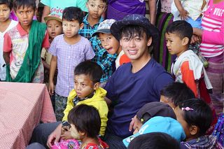 竹内涼真　『世界ウルルン滞在紀SP』(c)MBS