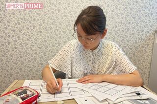 加トちゃんの衣装部屋を改装した“漫画部屋”で、毎日机に向かいました