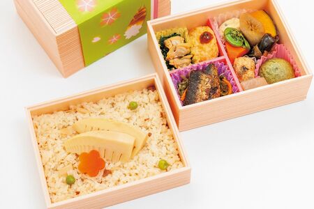 たけのこごはん折詰／1600円JR東日本クロスステーション