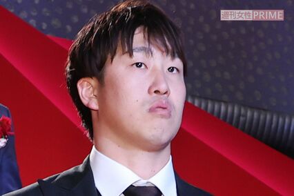 《顔写真に「一般人」の文字》元・広島カープの小園海斗に楽天・辰巳涼介選手が“愛あるいじり”で寄せられる賛否