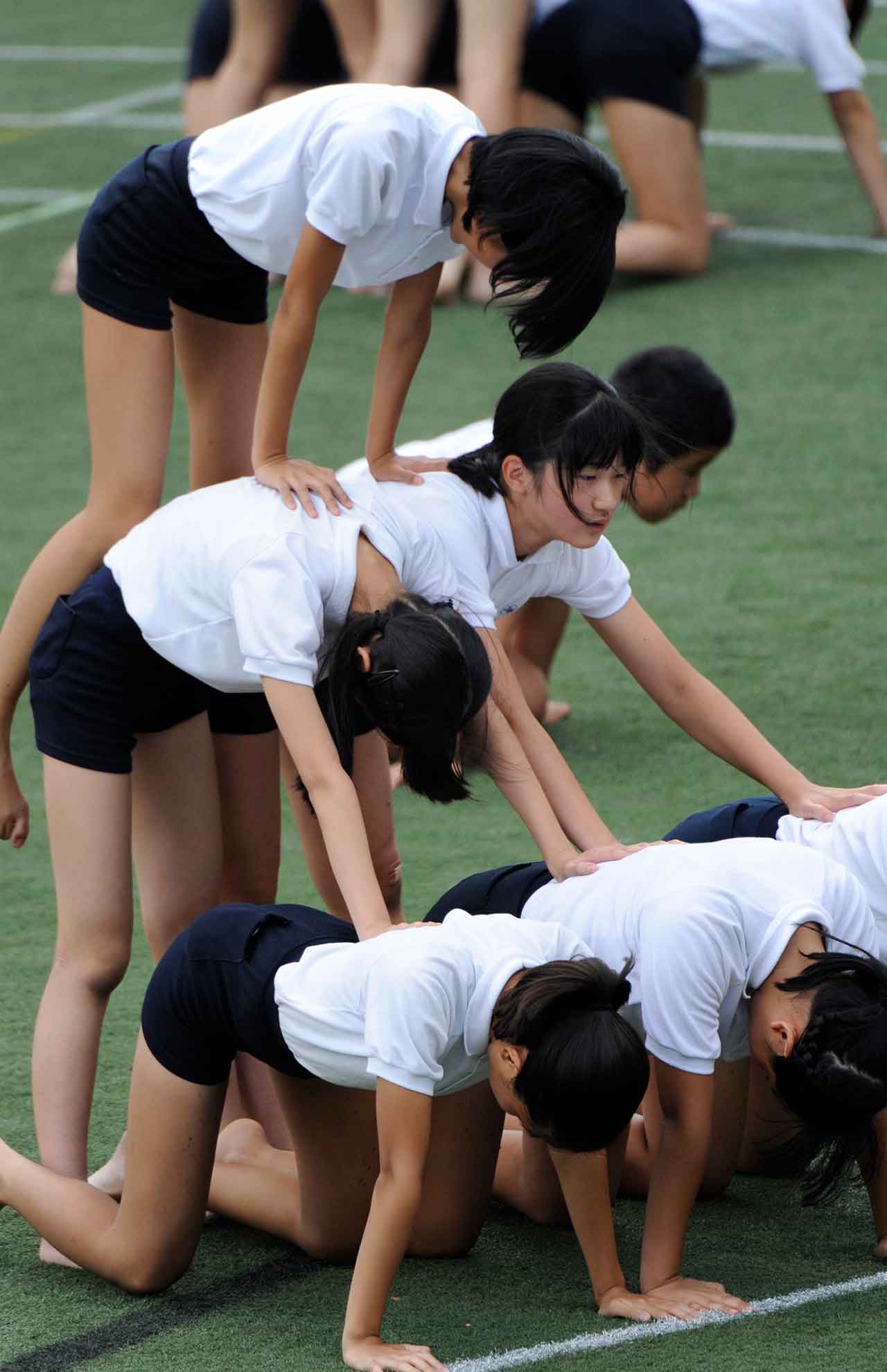 学習院初等科6年（’13年）組体操