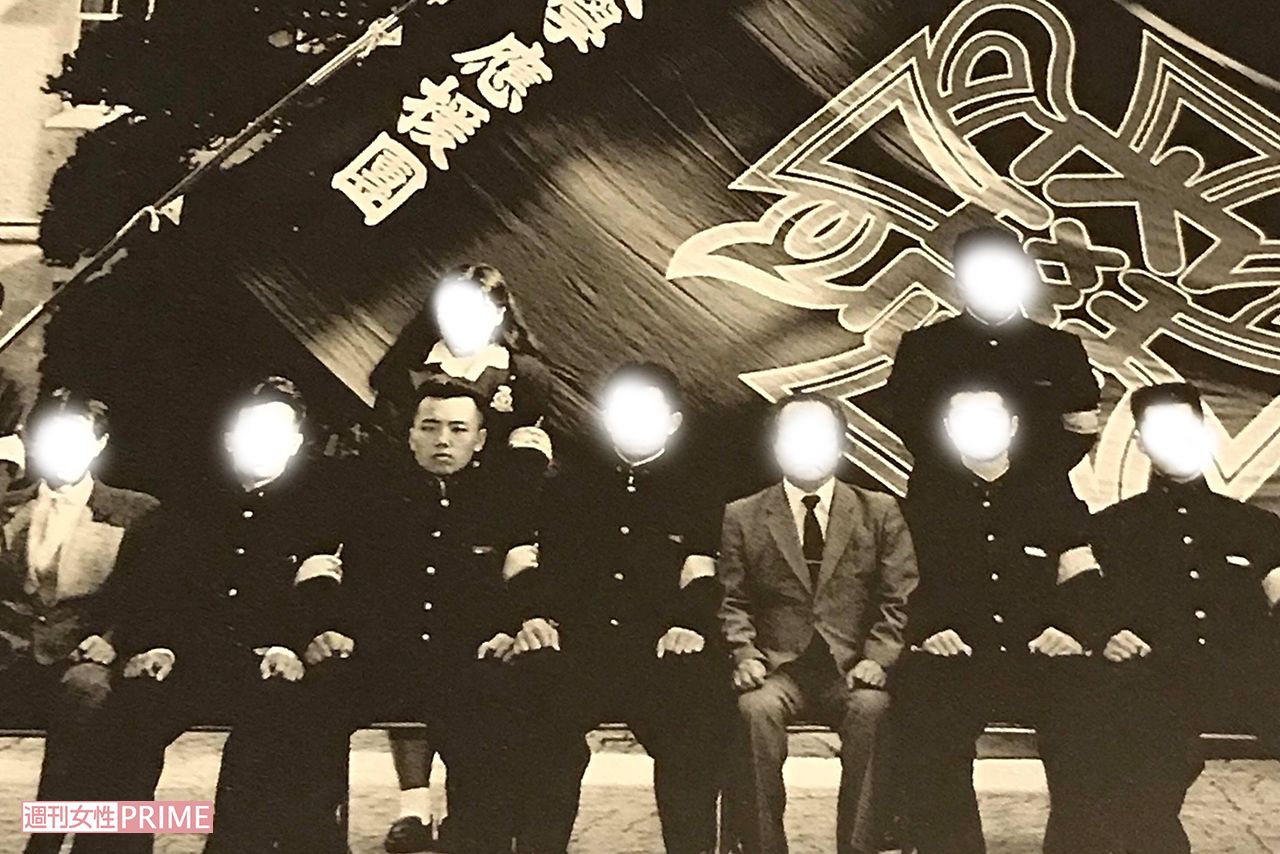 杜の都・仙台で大学生活を送った坂本さん（前列左から3人目）は応援団に青春を捧げた