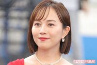 比嘉愛未、雑誌『anan』でボディライン際立つ黒タイツ姿を披露も「スカート履き忘れた人」“謎衣装”に違和…