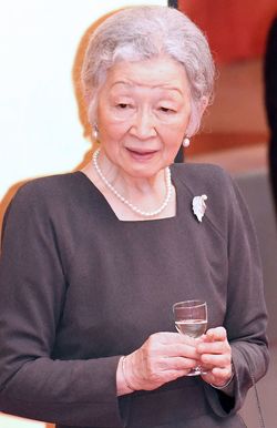 陛下を支えながら雅子さまにも配慮をめぐらせ、公務も精力的にこなされている美智子さま