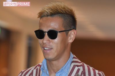 【サッカーW杯】快進撃続ける日本代表の裏で、本田圭佑が奮起させた「長友佑都へのイジり」と「堂安律の噛…