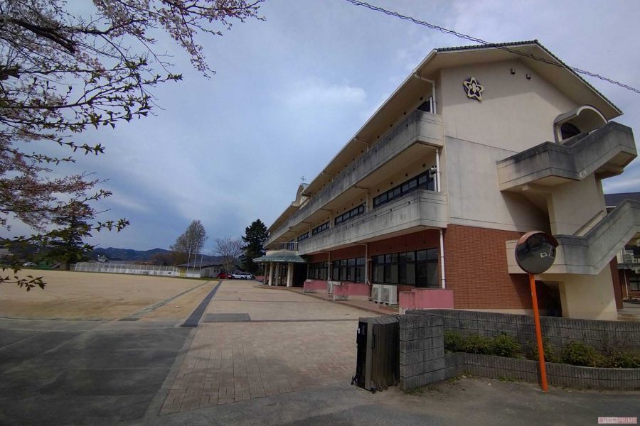 安達さんが通っている南丹市立園部小学校