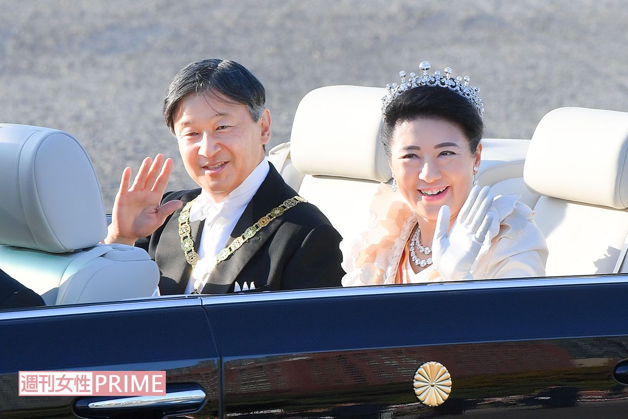 即位を祝うパレードには沿道に11万9000人が集まり、雅子さまは涙を見せられる場面も。令和元（2019）年11月