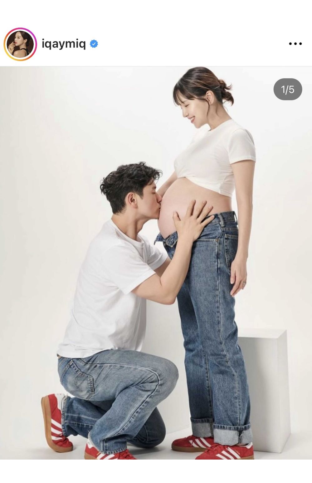 批判の声が多かった元ICONIQのマタニティフォト（伊藤ゆみ公式Instagramより）