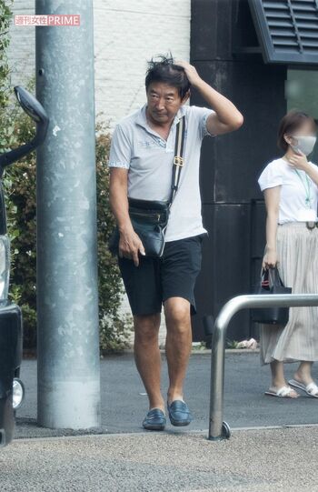 2020年9月、次女のキッズスクールの送迎にきた石田純一