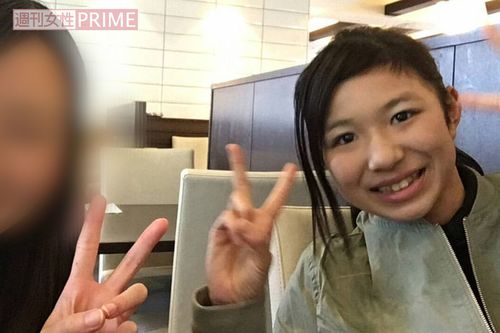 箱根で働いていた時代の仲間と（本人のインスタグラムより）