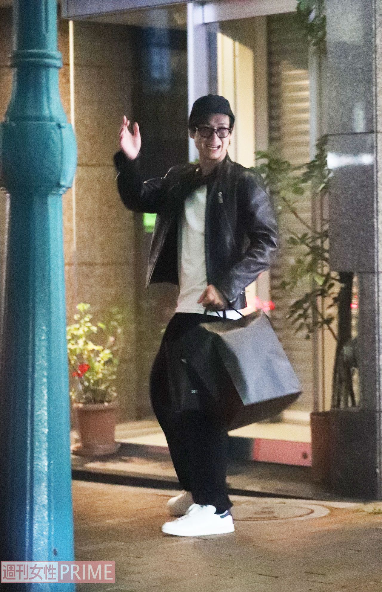 アイドルらしからぬ千鳥足で歩いていたキスマイ宮田