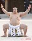 稀勢の里が明治神宮で奉納土俵入りを行った。ひと目見ようと集まったファンは1万8000人! 貴乃花の2万人に次ぐ多さだった。撮影/渡邉智裕