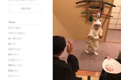 七月大歌舞伎では白狐役で宙乗りを披露（市川海老蔵オフィシャルブログより）