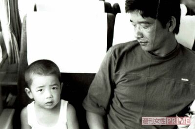 長男・岳さんと。のちに椎名さんの小説のモデルにもなった