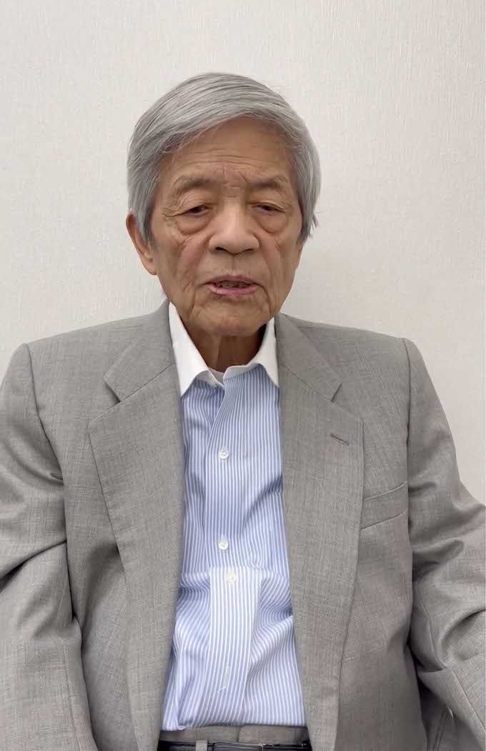 10月26日、動画を投稿して『激論！クロスファイア』（BS朝日）での発言を改めて謝罪した田原総一朗。目線は終始、カメラの下方向に（本人のXより）