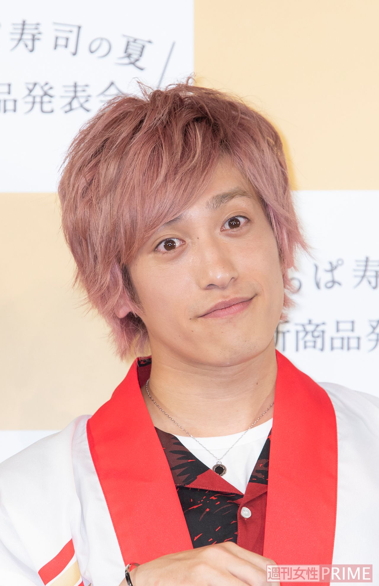 お笑いコンビEXITの兼近大樹、かっぱ寿司の夏 新商品発表会（'19年6月）