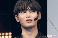 JO1・與那城奨、元バイト先の焼肉店にファンが“お布施”で“祭壇”が爆誕、新たに加わった激レアグッズ