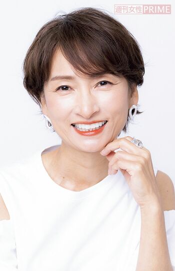 望月みわさん（61）●唇がやせてくすみも出てきたという望月さん。「ハチミツとスクラブを使ったマッサージなどをしてケアしていますが、薄くなってきた唇をふっくら見せるテクを知りたいです！」　撮影／矢島泰輔