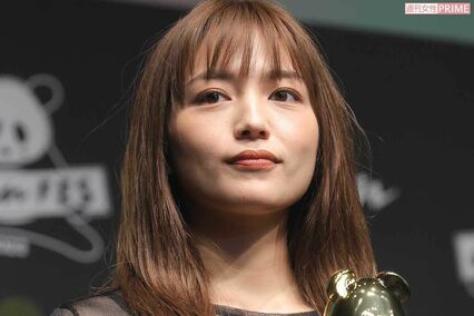 厚労省、川口春奈の主演映画『ママがもうこの世界にいなくても』タイアップが中止、法務省のネトフリ『ラヴ上等』に続き「配慮がないと」大炎上