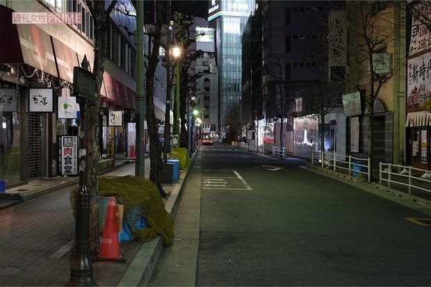いつもは賑わう夜の銀座もご覧の通り、閑散として