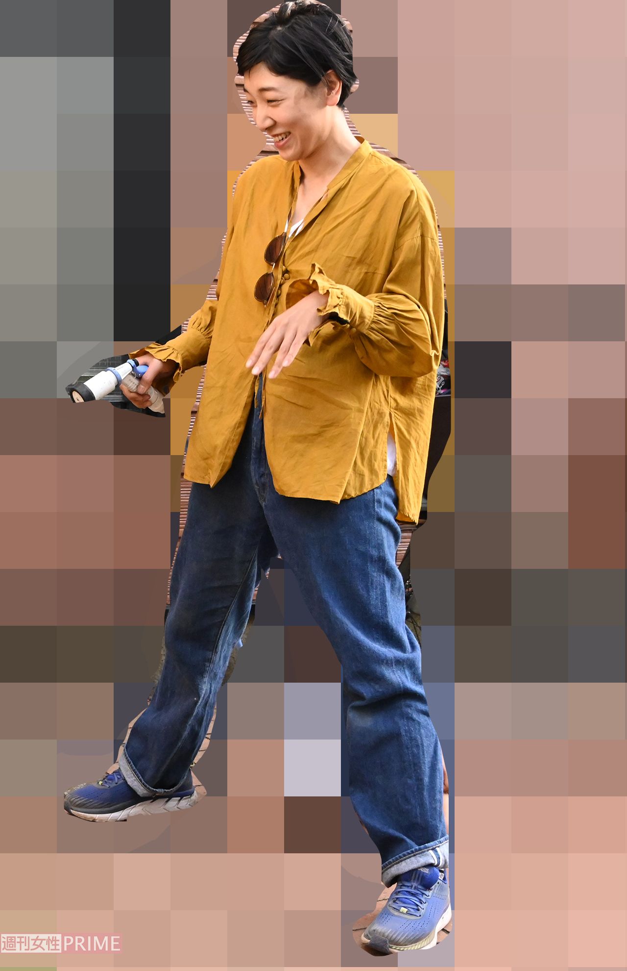 '19年、子育てについて取材を受ける安藤サクラ