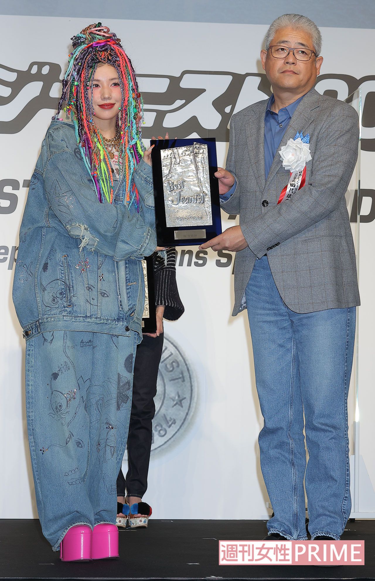 『ベストジーニスト2022』の協議会選出部門に選出された仲里依紗