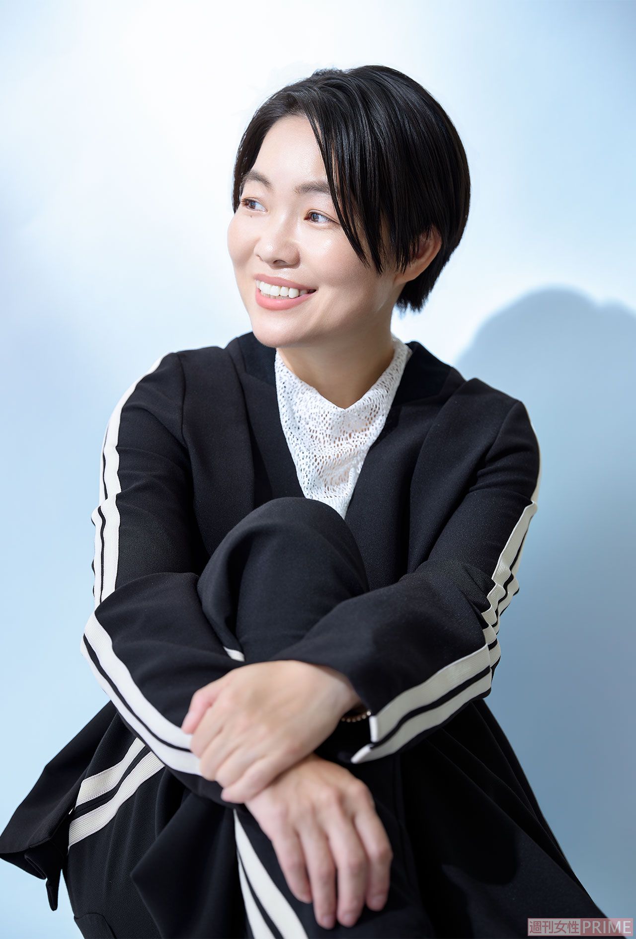 イモトアヤコ　撮影/廣瀬靖士　ヘアメイク/杉野加奈　スタイリスト/奥田ひろ子　衣装協力/IMMEZ