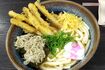 「資さんうどん」の人気メニュー「ごぼ天うどん」 撮影/編集部