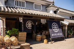 忠実な時代考証のもとで再現されているセット