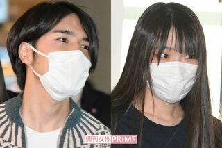 羽田空港からNY行きの飛行機に乗り込む小室圭さんと眞子さん夫妻（'21年11月14日）