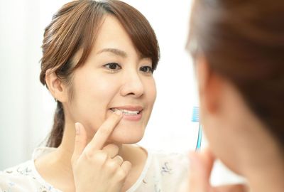 歯周病、インプラント、歯並び、口臭をどうする？　ミドルエイジの歯のお悩みQ&A